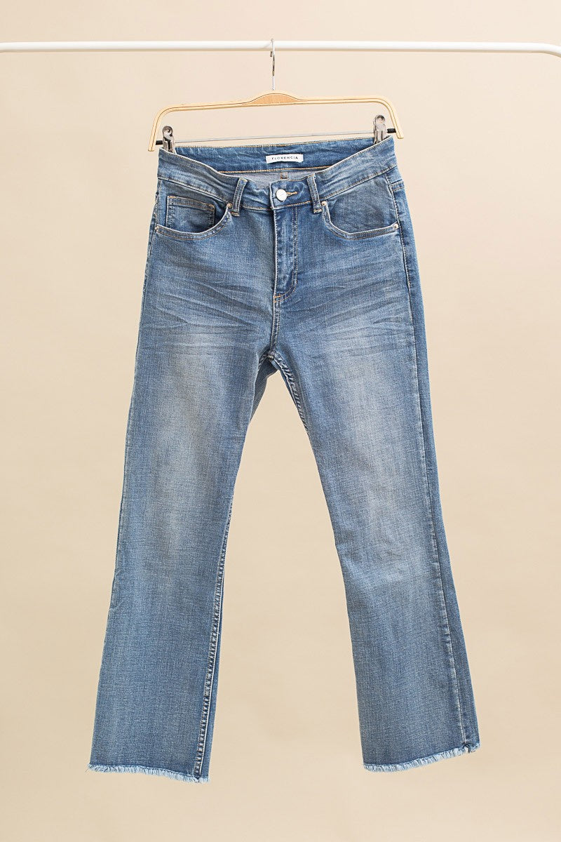 Jeans straight bajos sin costura