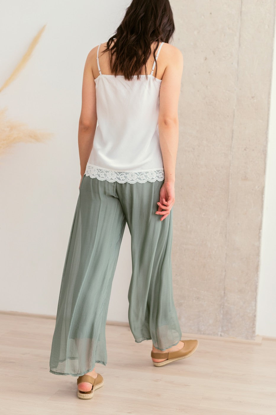 Pantalón de seda amplio