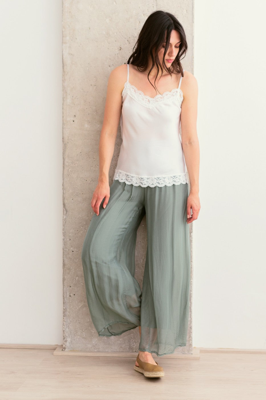 Pantalón de seda amplio