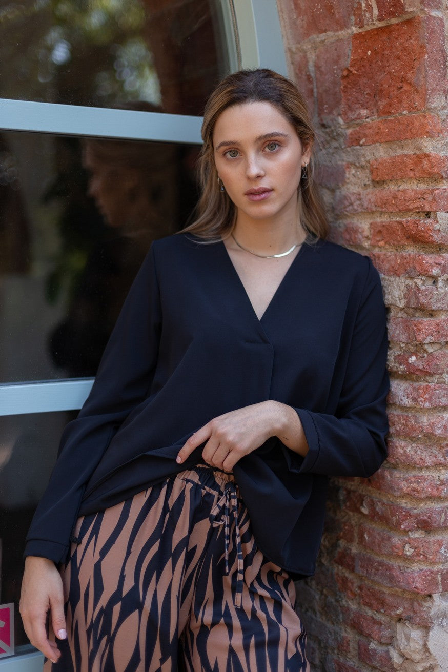 Blusa escote en punta