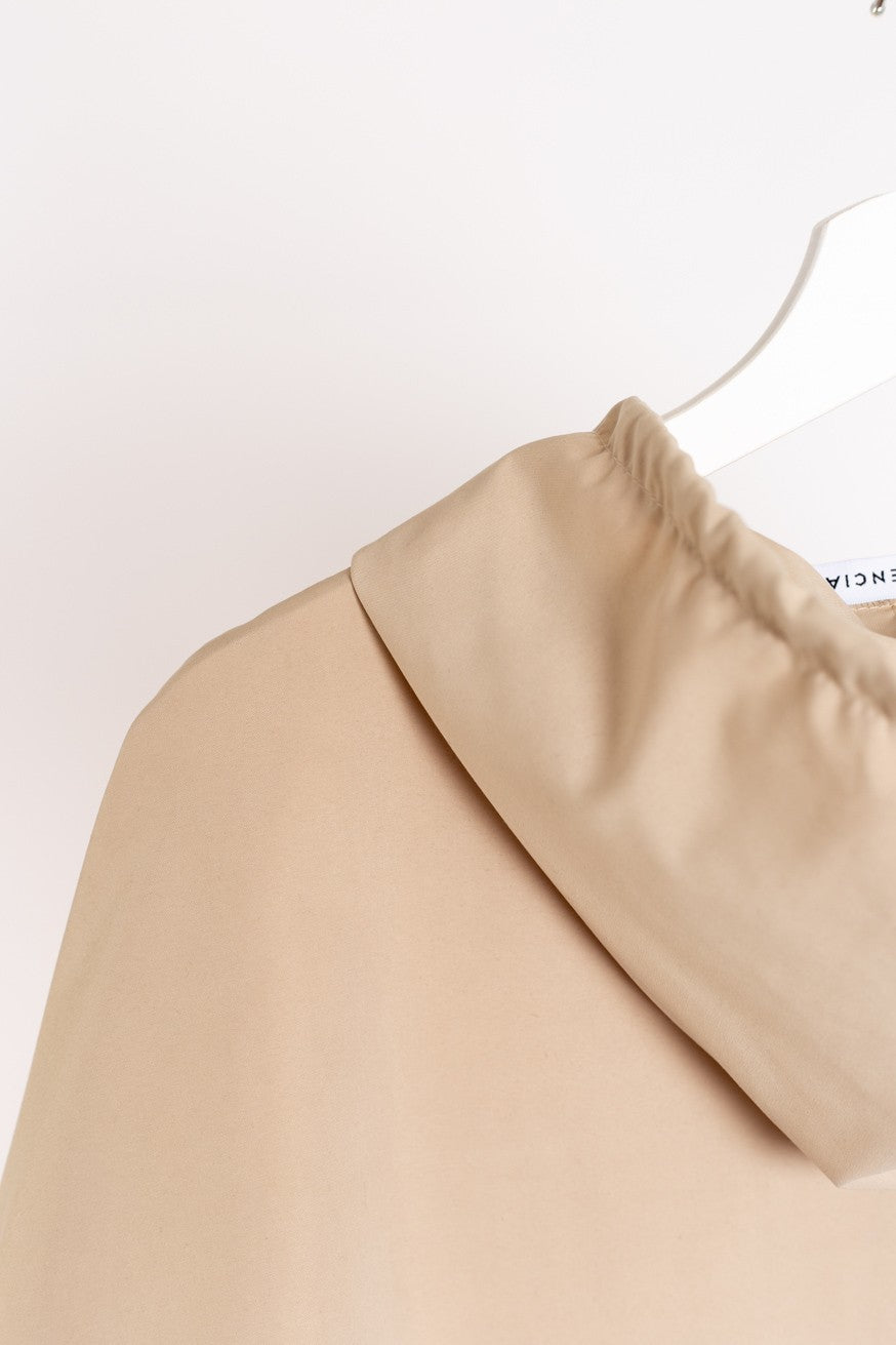 Parka con capucha
