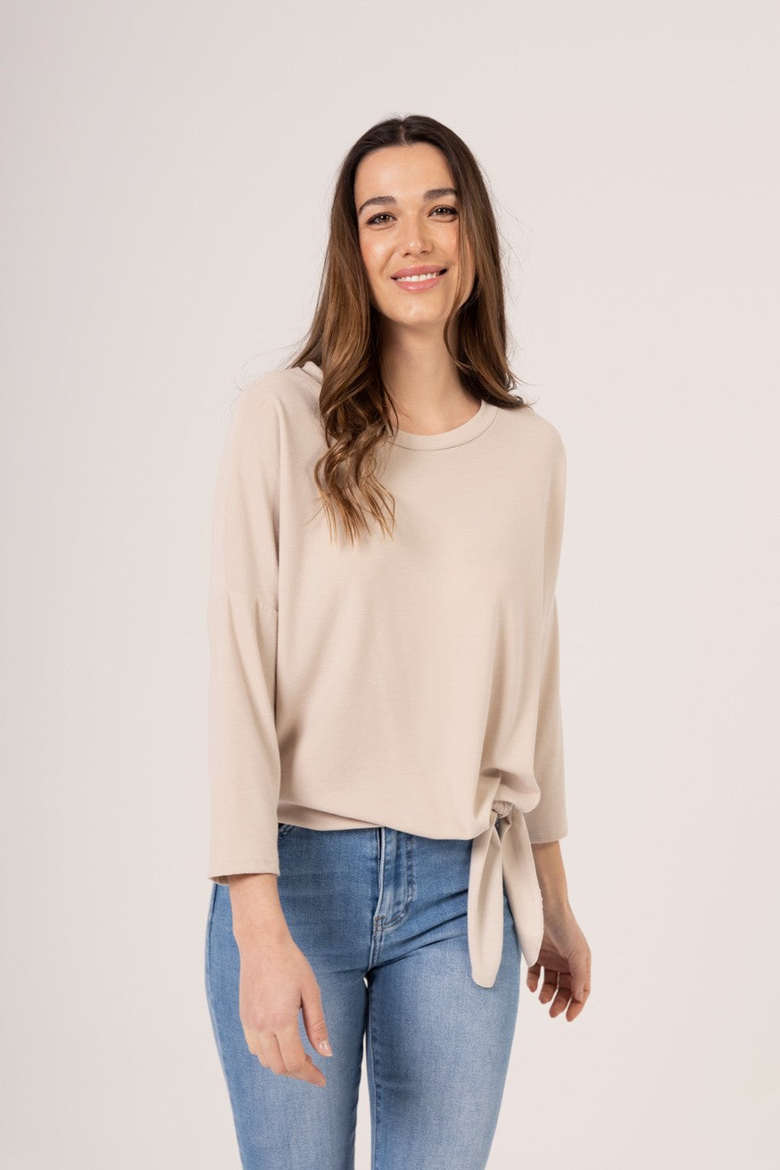 Camiseta nudo