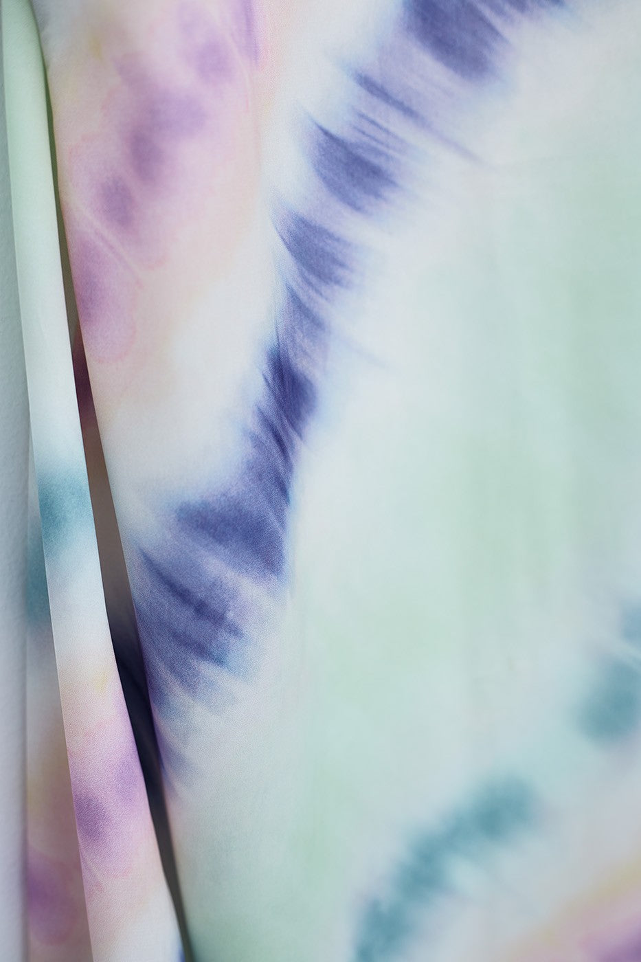 Vestido satinado tie-dye