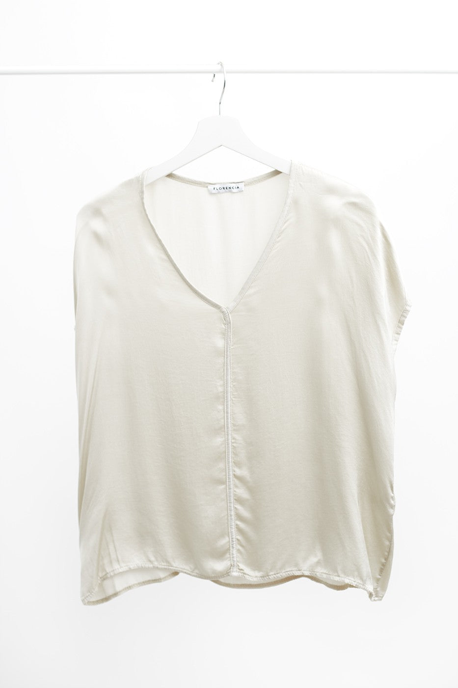 Top satinado detalle costura