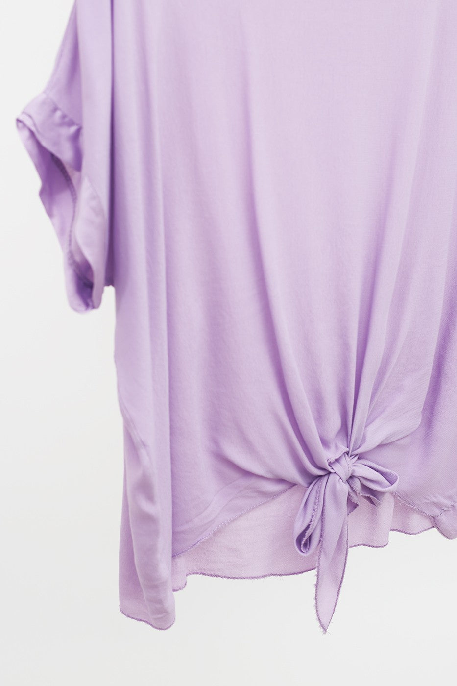 Top detalle satinado y nudo