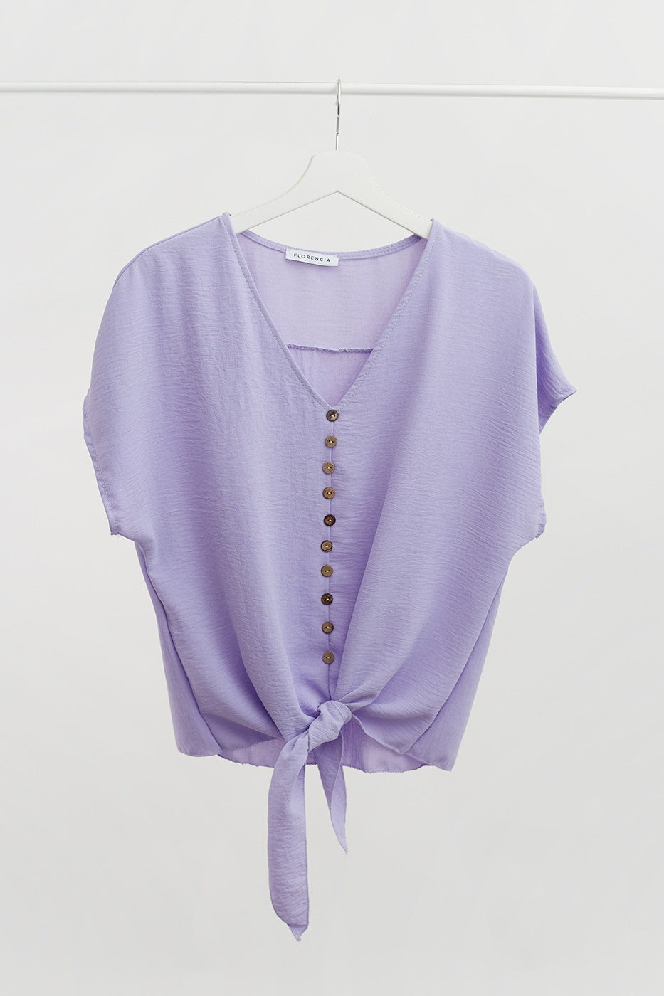 Blusa botones anudada
