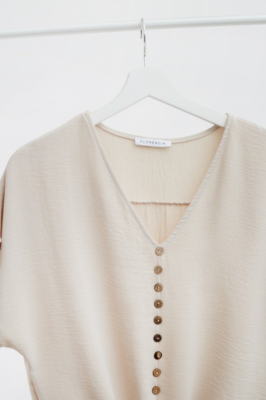 Blusa botones anudada