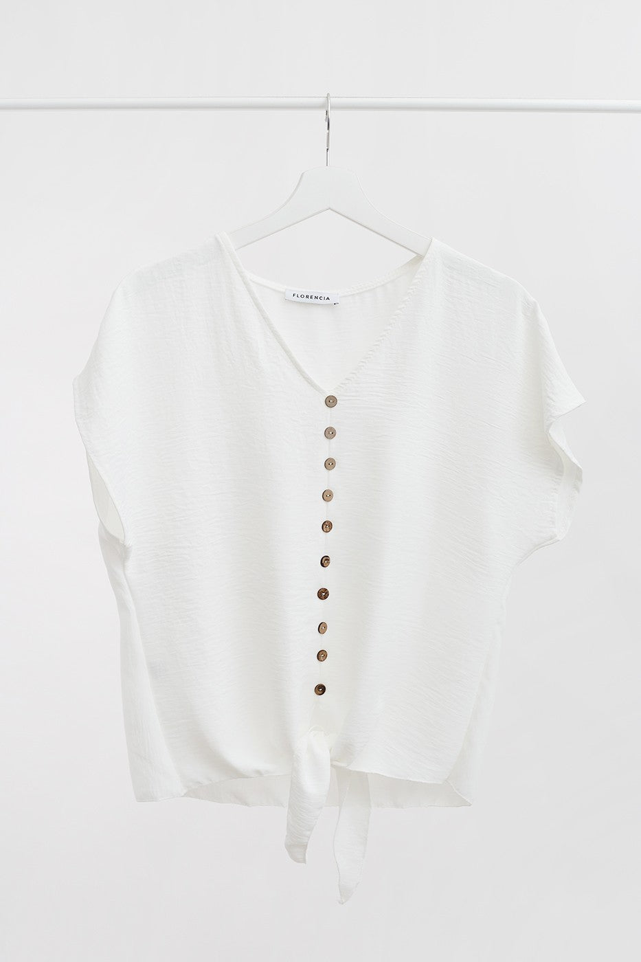 Blusa botones anudada