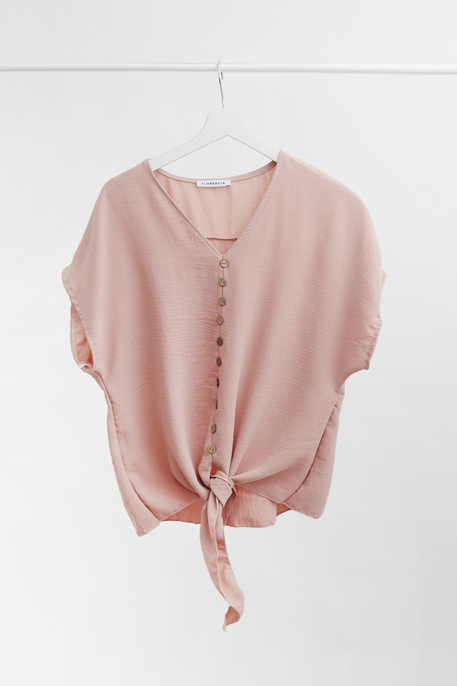 Blusa botones anudada