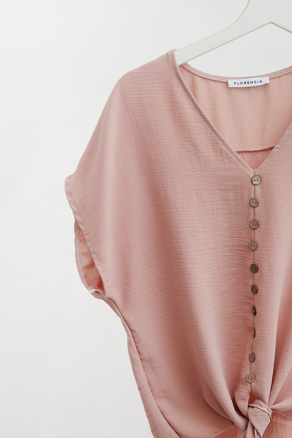 Blusa botones anudada