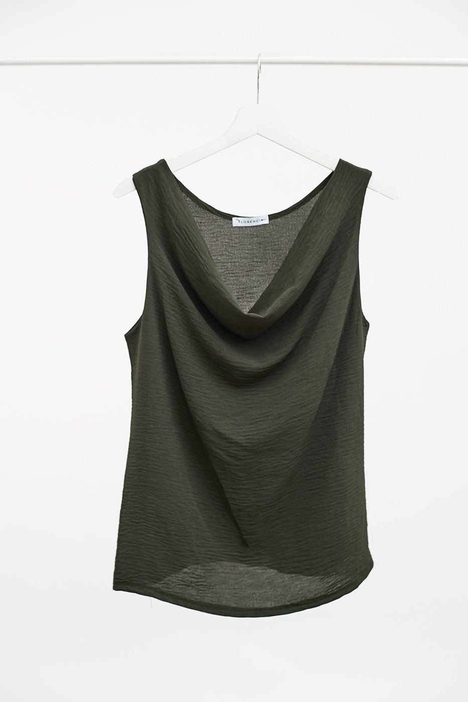 Top fluido cuello drapeado
