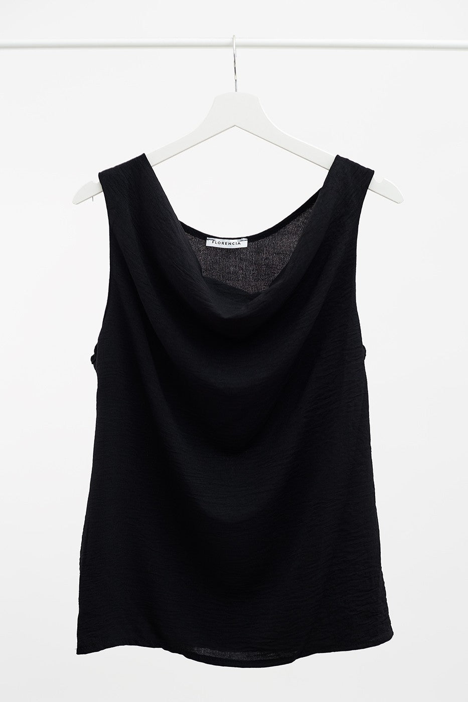 Top fluido cuello drapeado