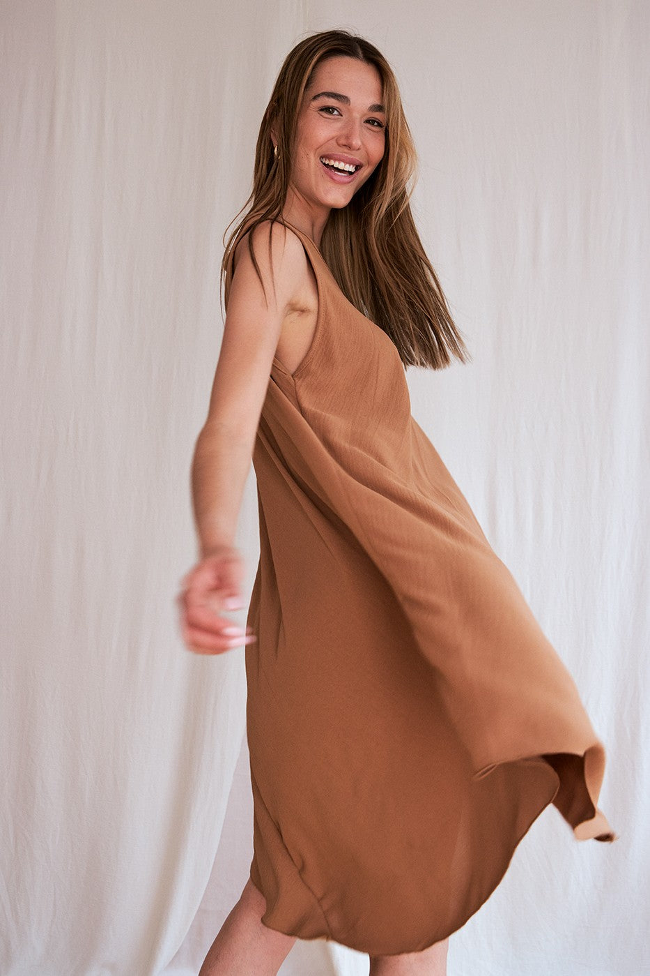Vestido corto fluido