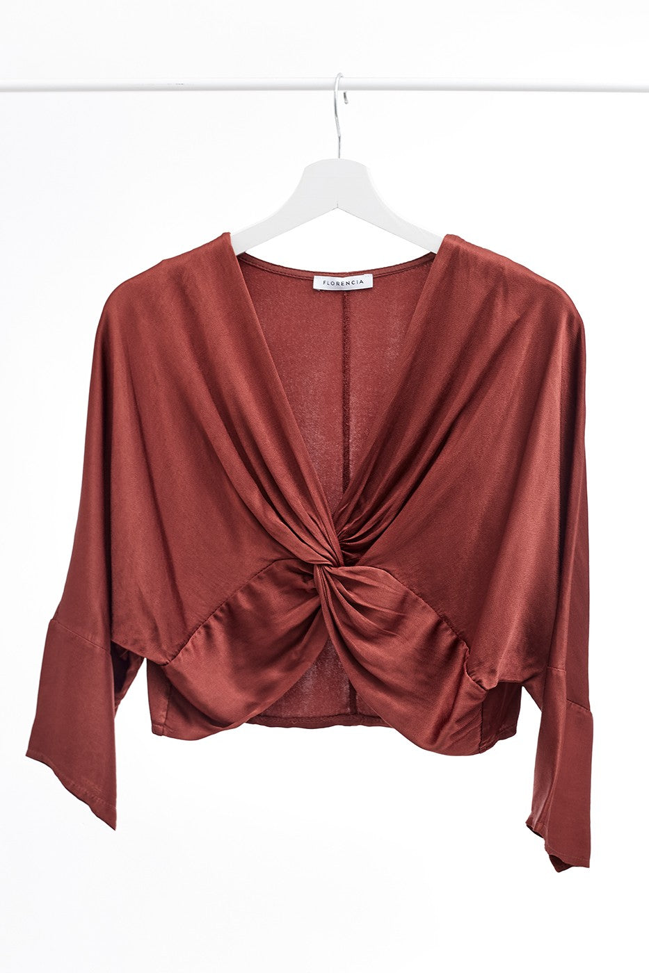 Blusa satinada cruzada