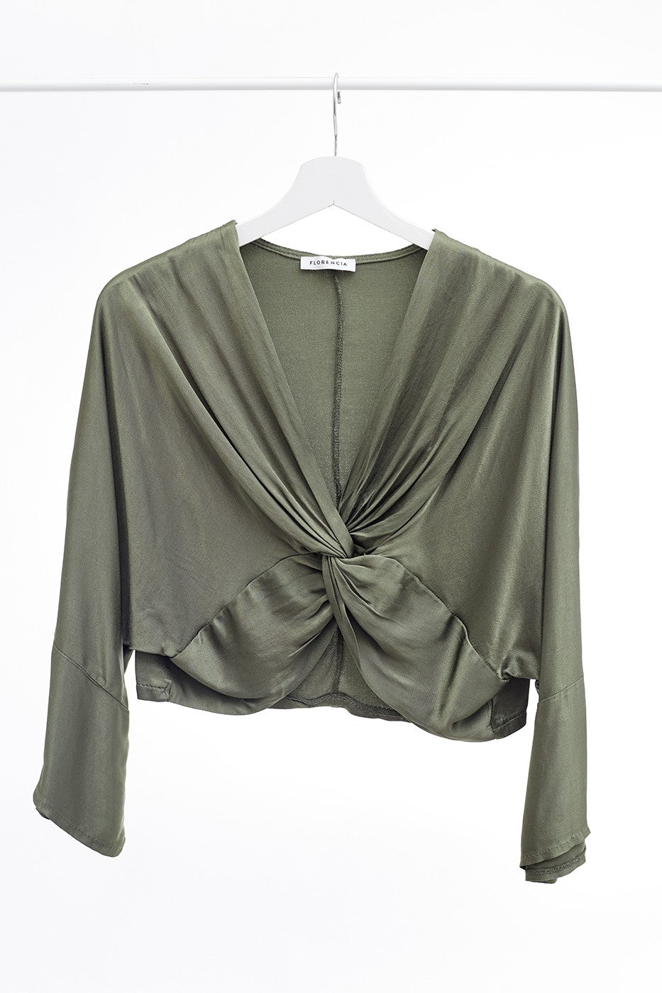 Blusa satinada cruzada