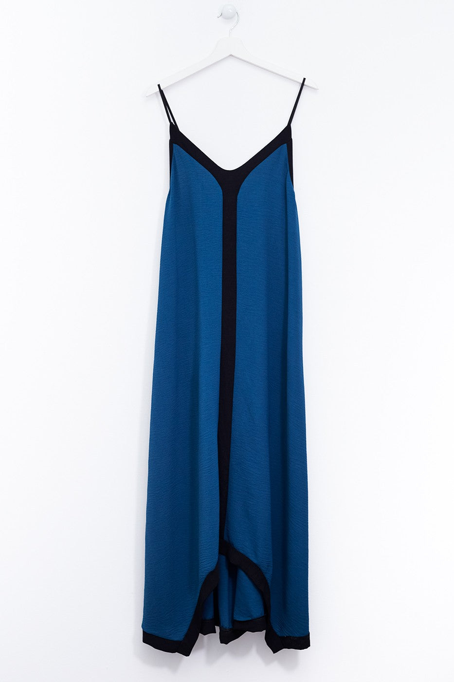 Vestido tirantes contraste