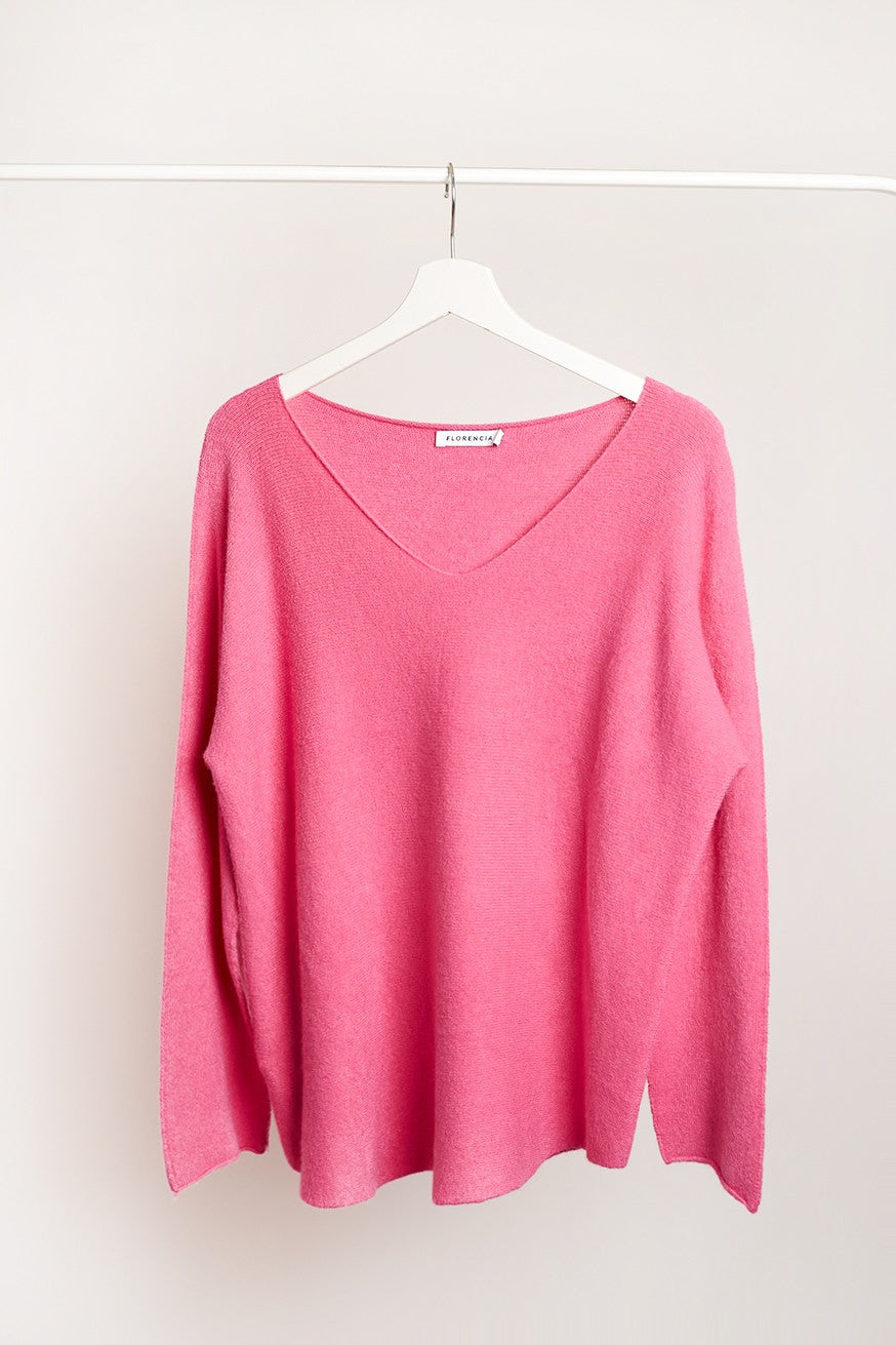Seamless point-neck sweater