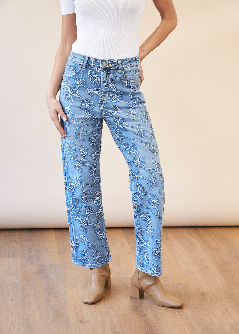 Jeans straight bordados