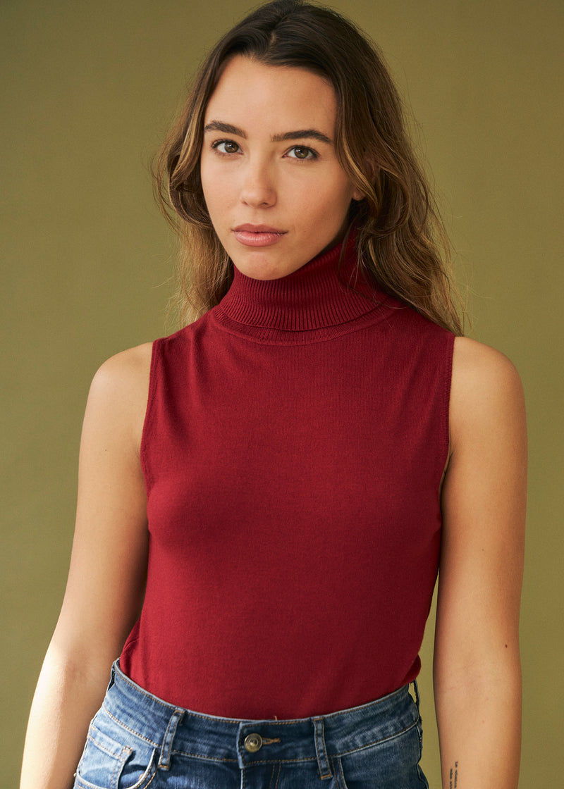 Sleeveless turtleneck sweater