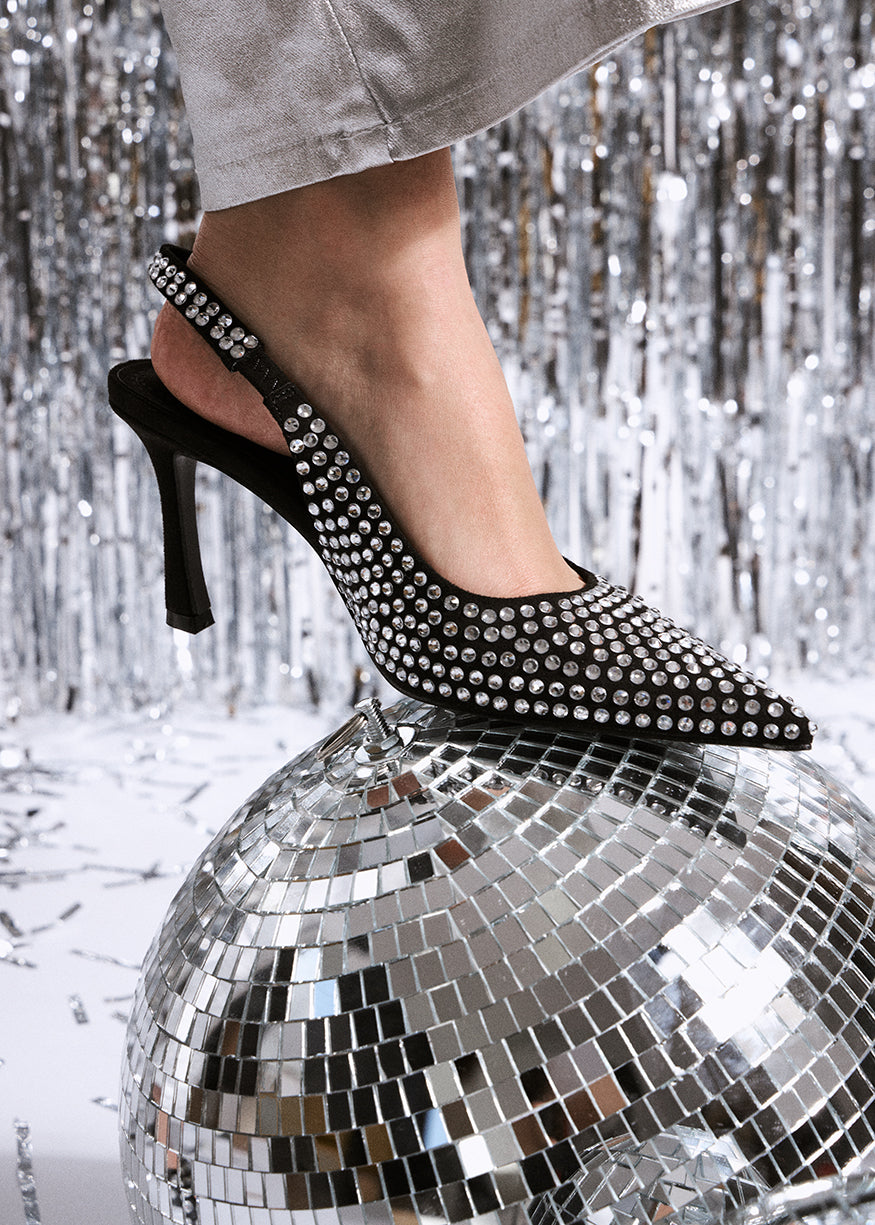 Shiny heeled shoe