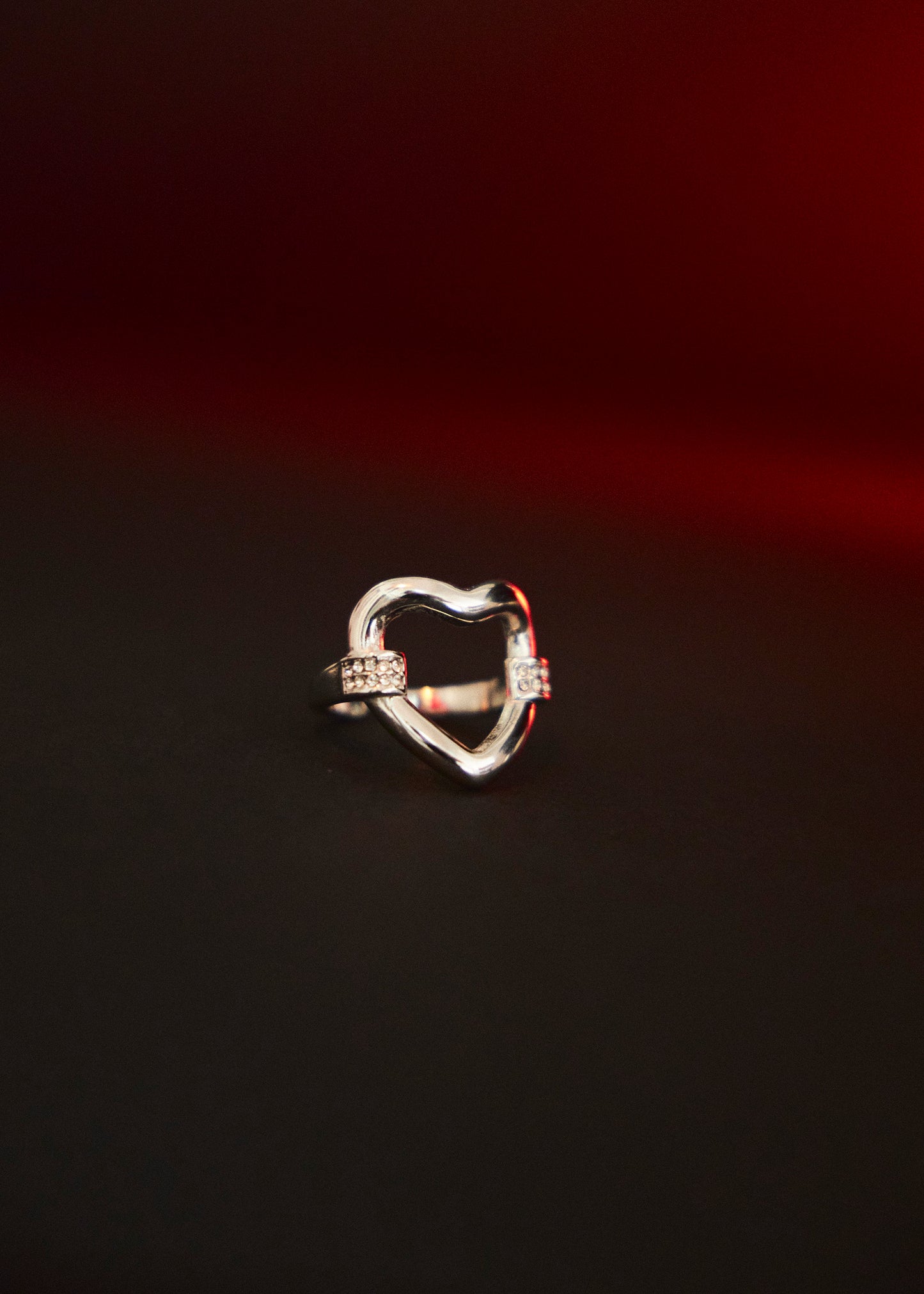 Anillo corazón brillos