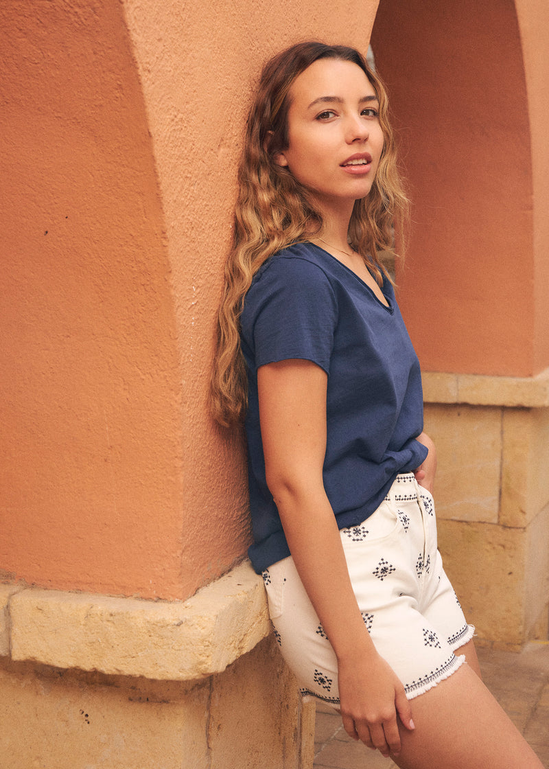 Camiseta algodón cuello punta