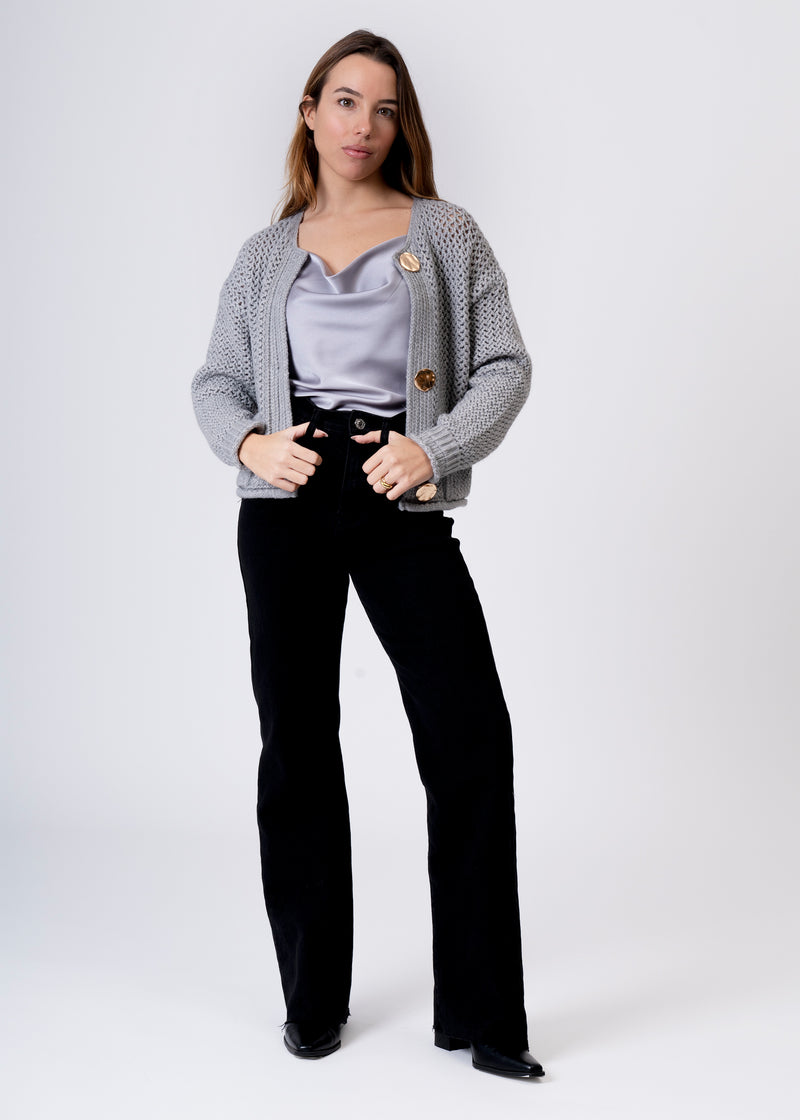 Short cardigan with pockets