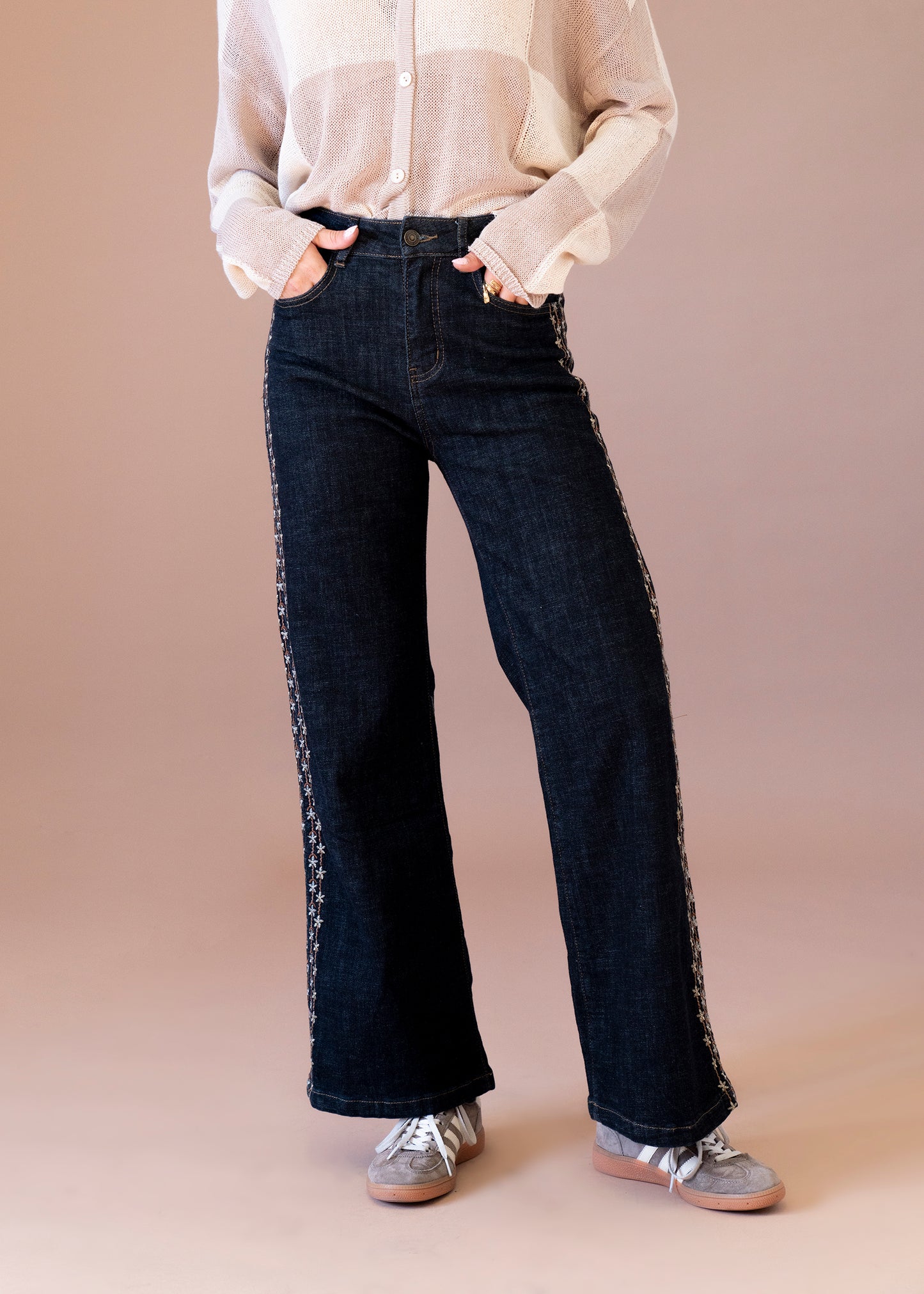 Jeans rectos bordados