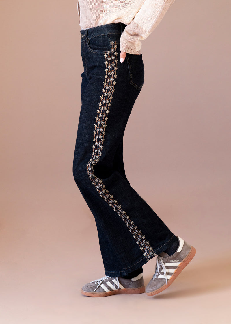 Jeans rectos bordados