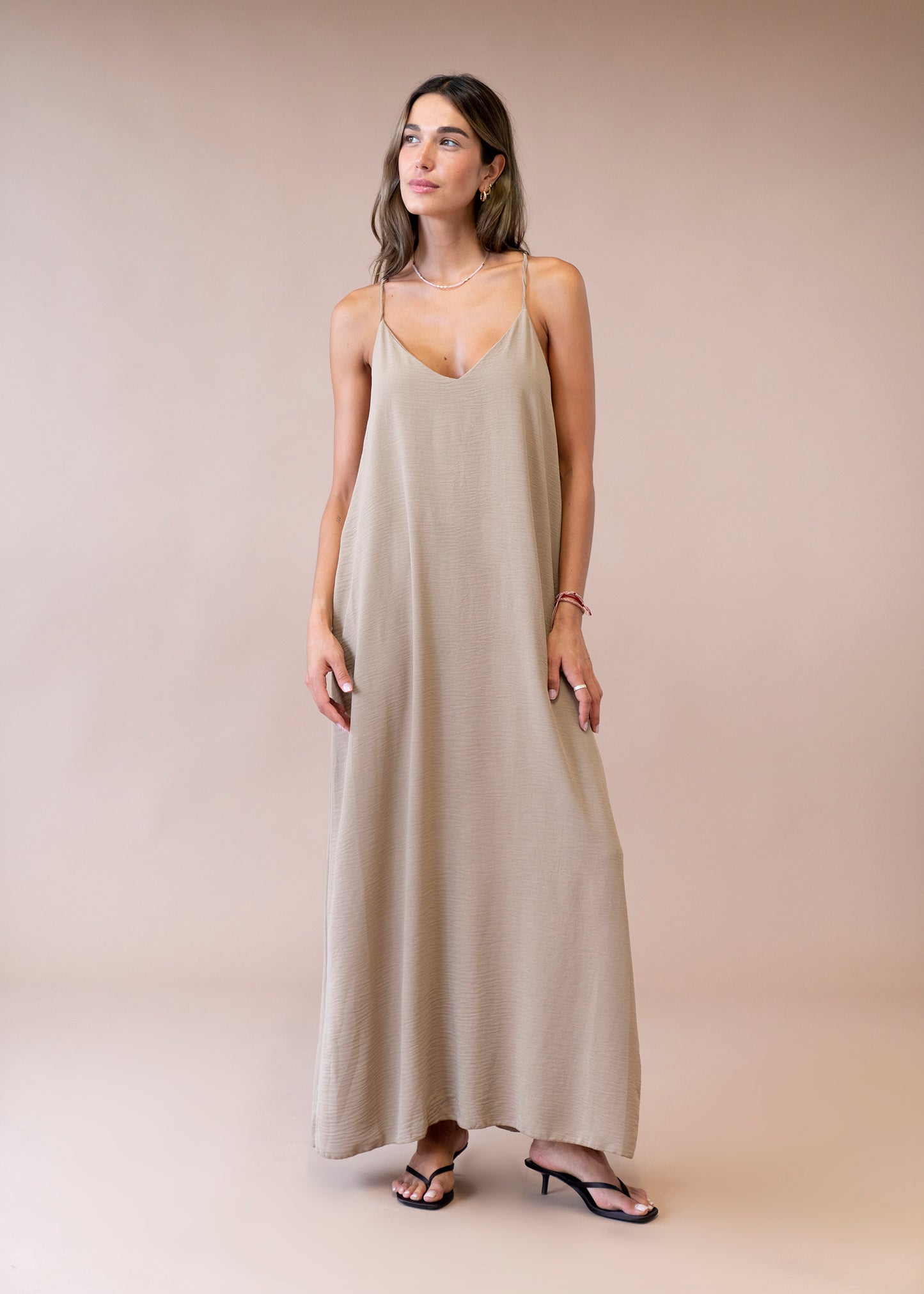 Vestido abalorios fluido