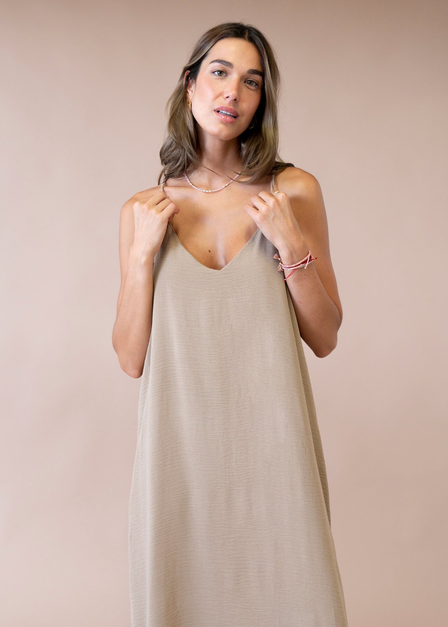 Vestido abalorios fluido