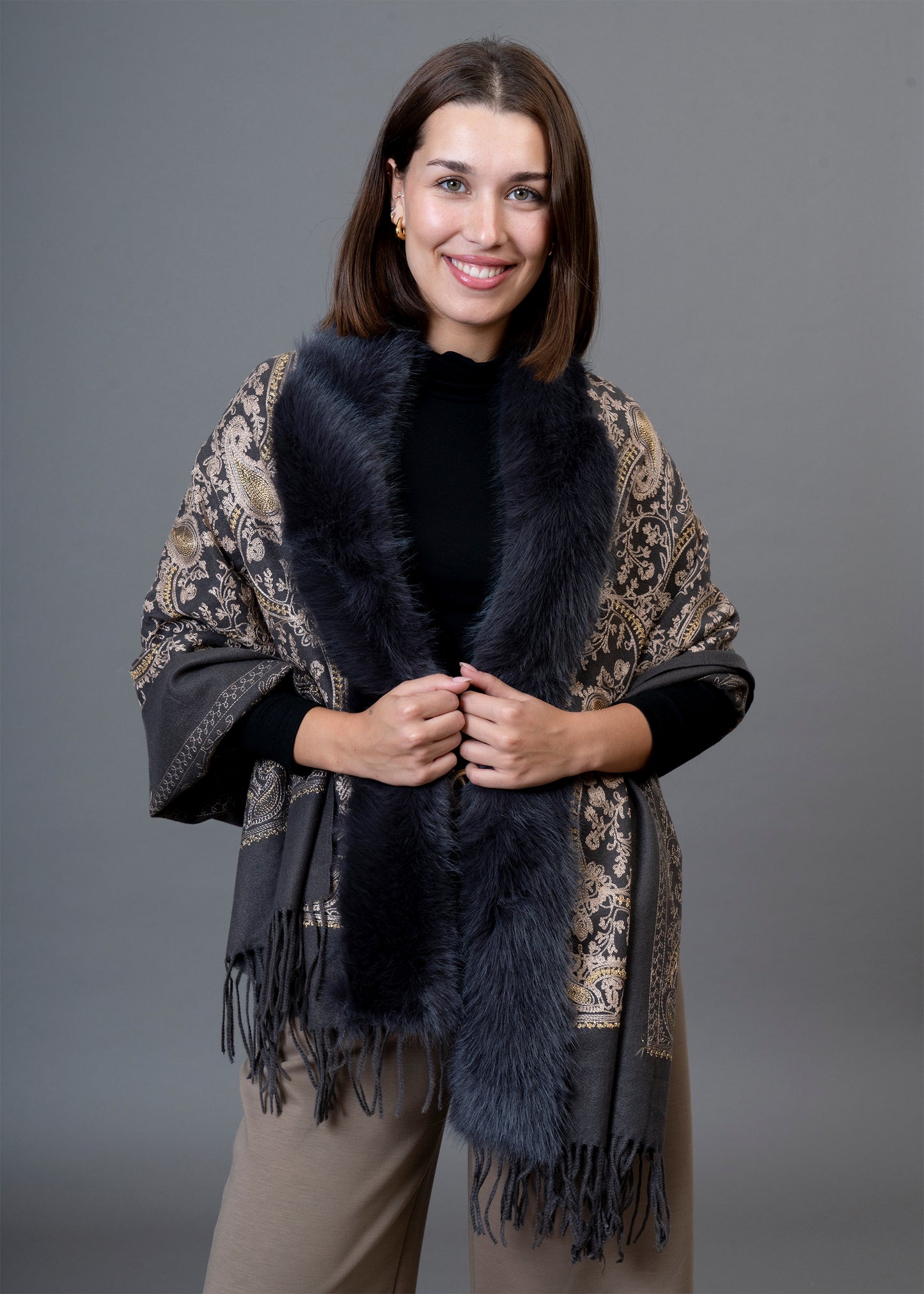 Chal bordado efecto pelo