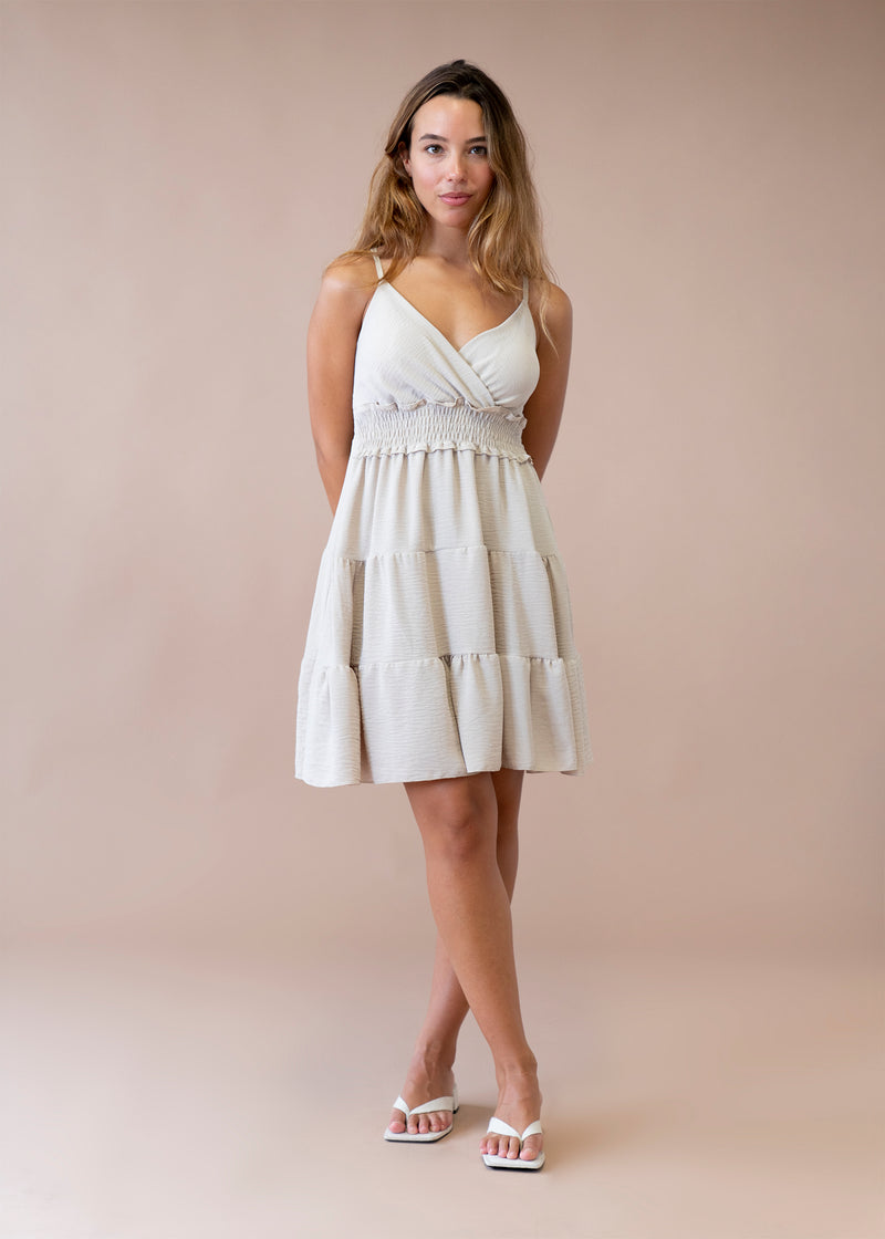 Vestido corto fruncido