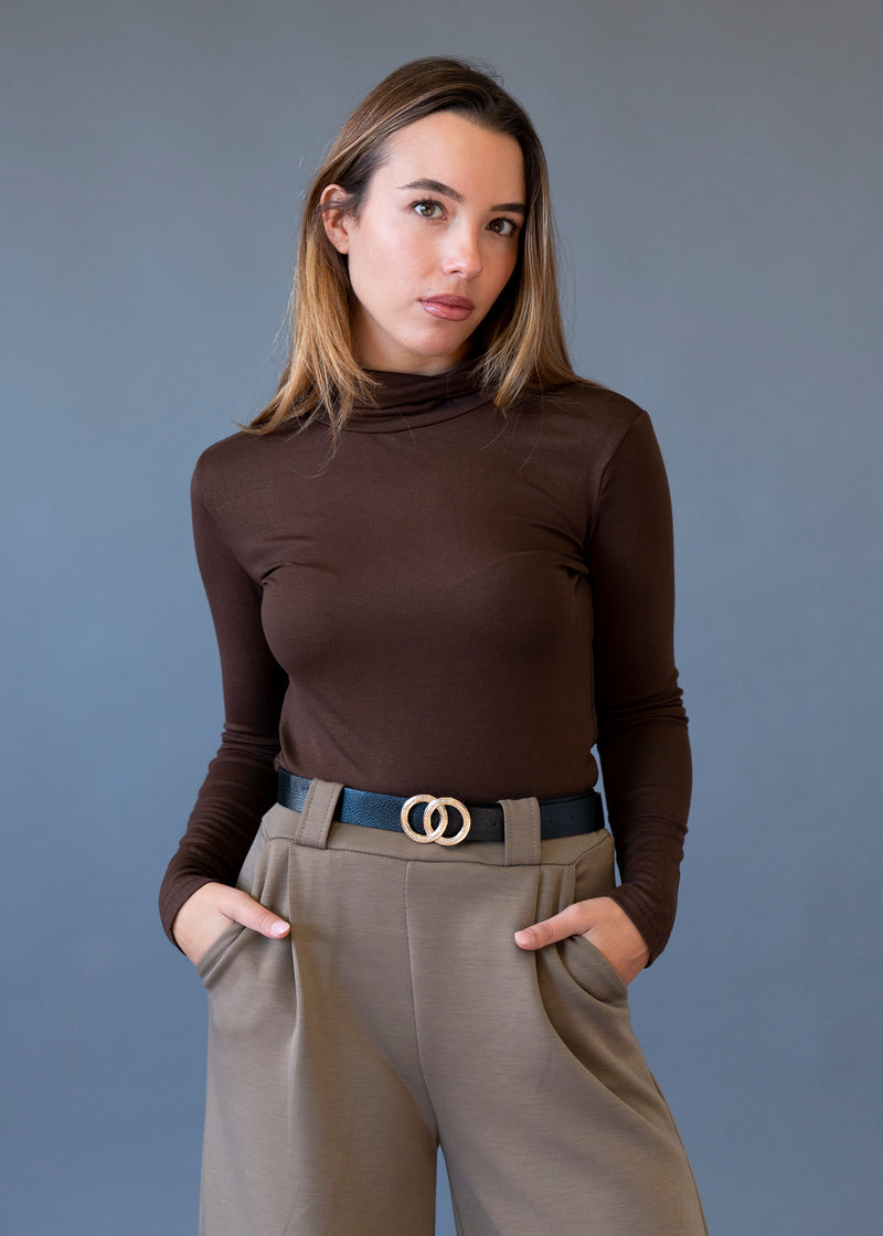 Camiseta cuello alto