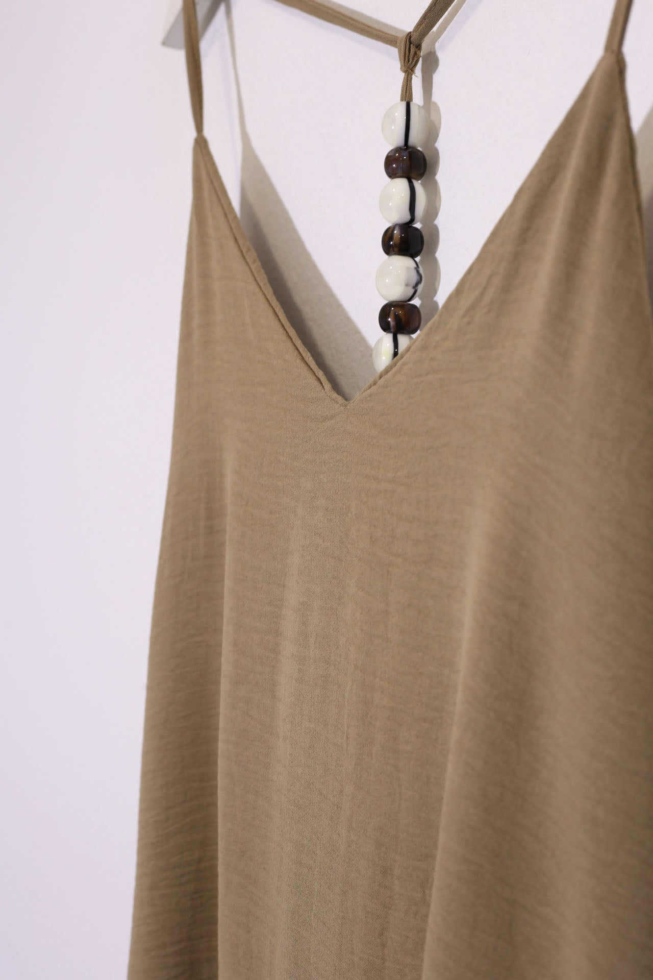 Vestido abalorios fluido