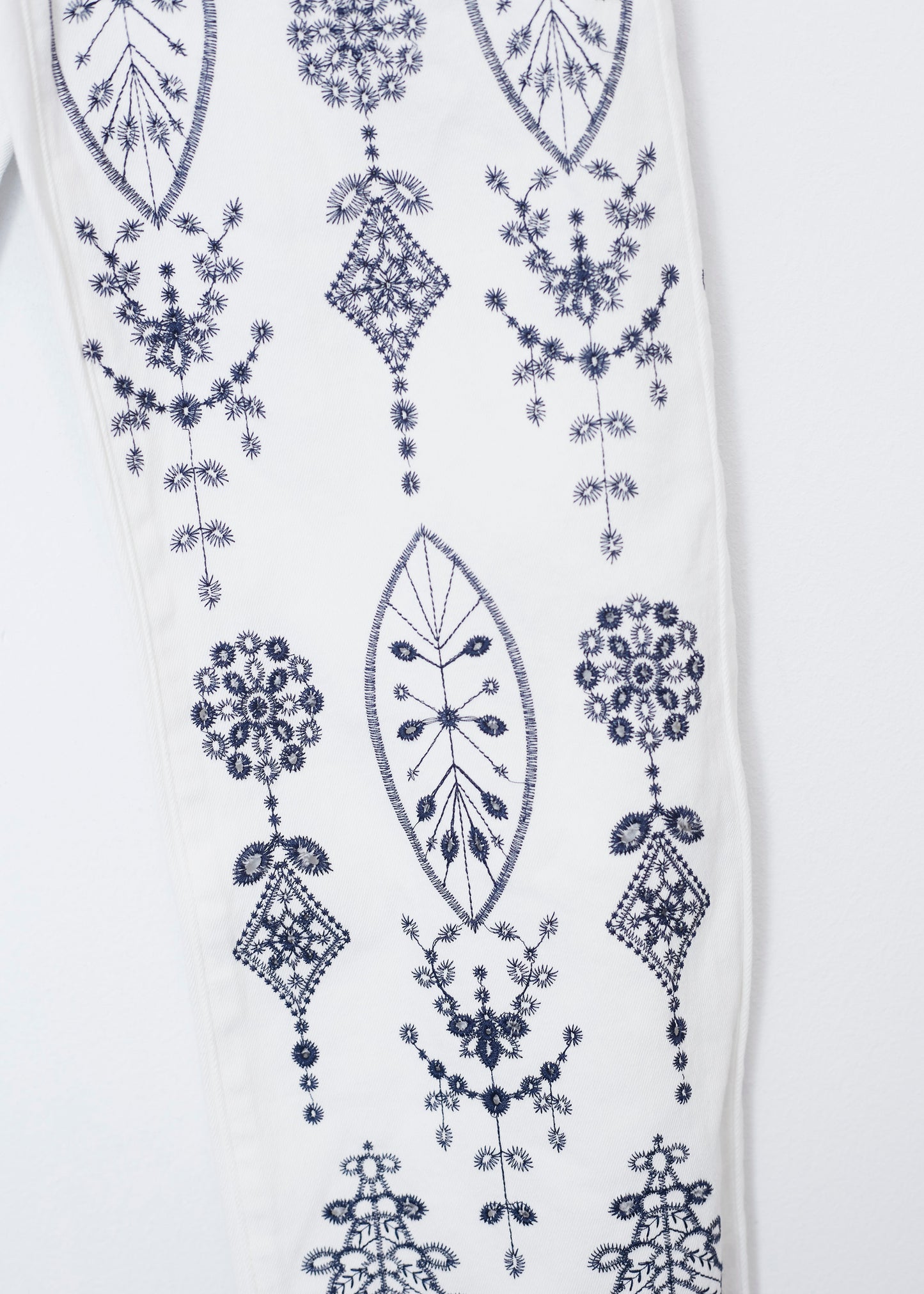 Jeans bordados rectos