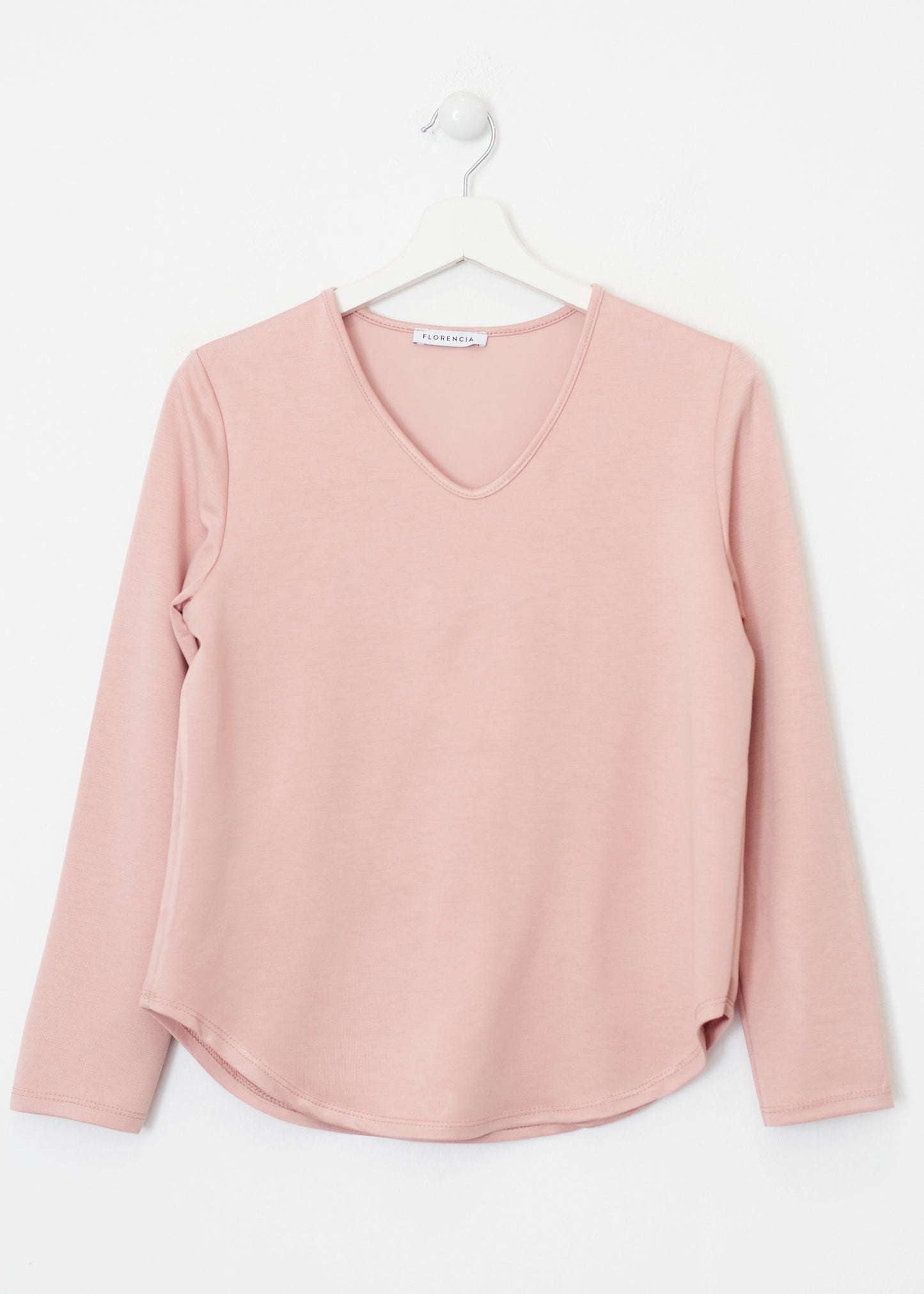 Camiseta básica cuello punta