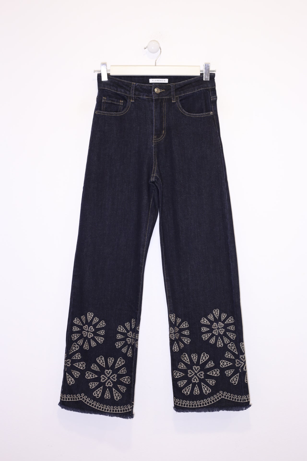 Jeans rectos bordados