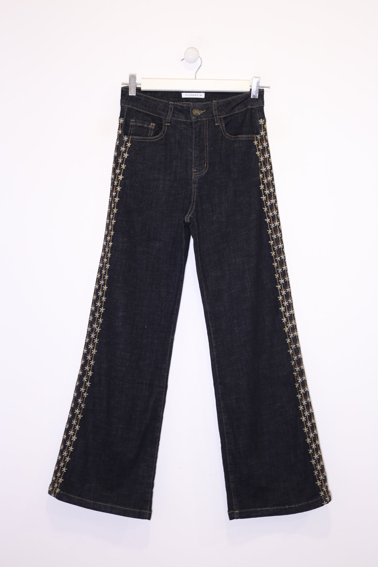 Jeans rectos bordados
