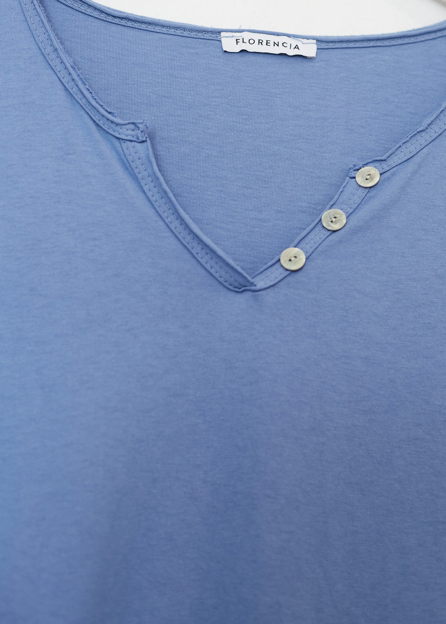 Camiseta básica botones