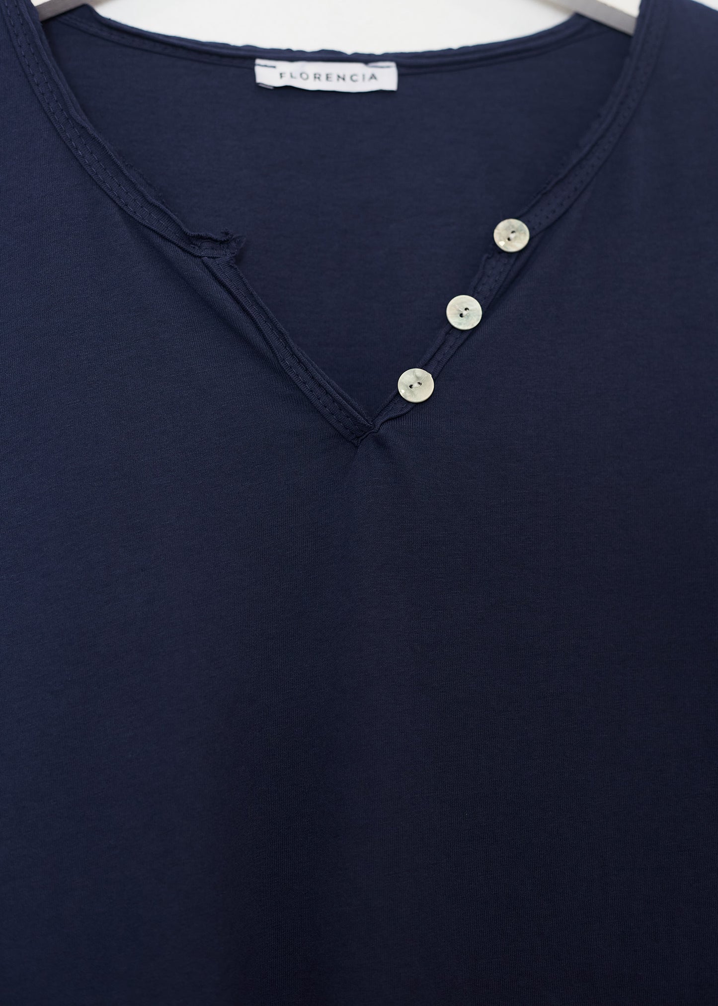 Camiseta básica botones