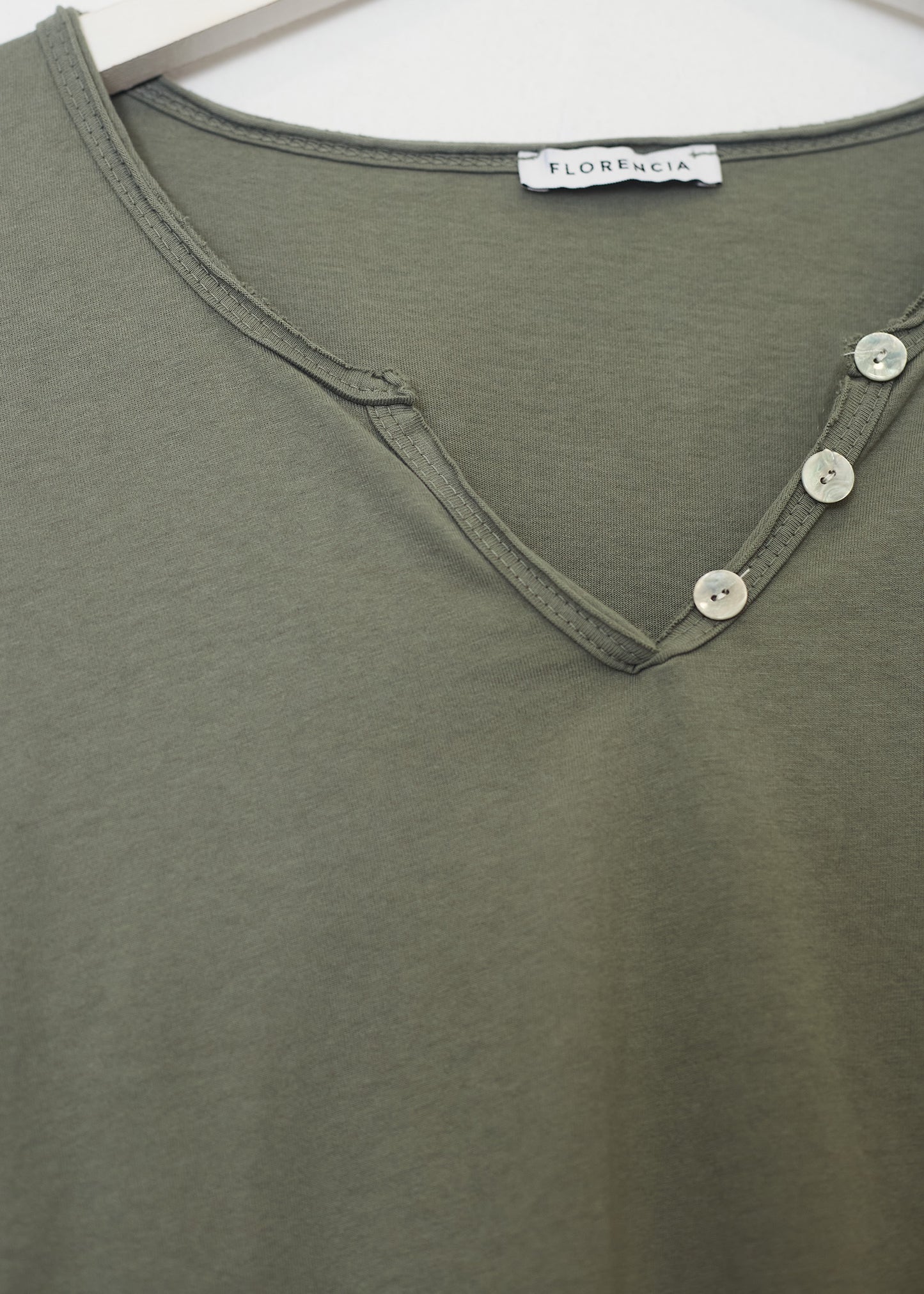 Camiseta básica botones