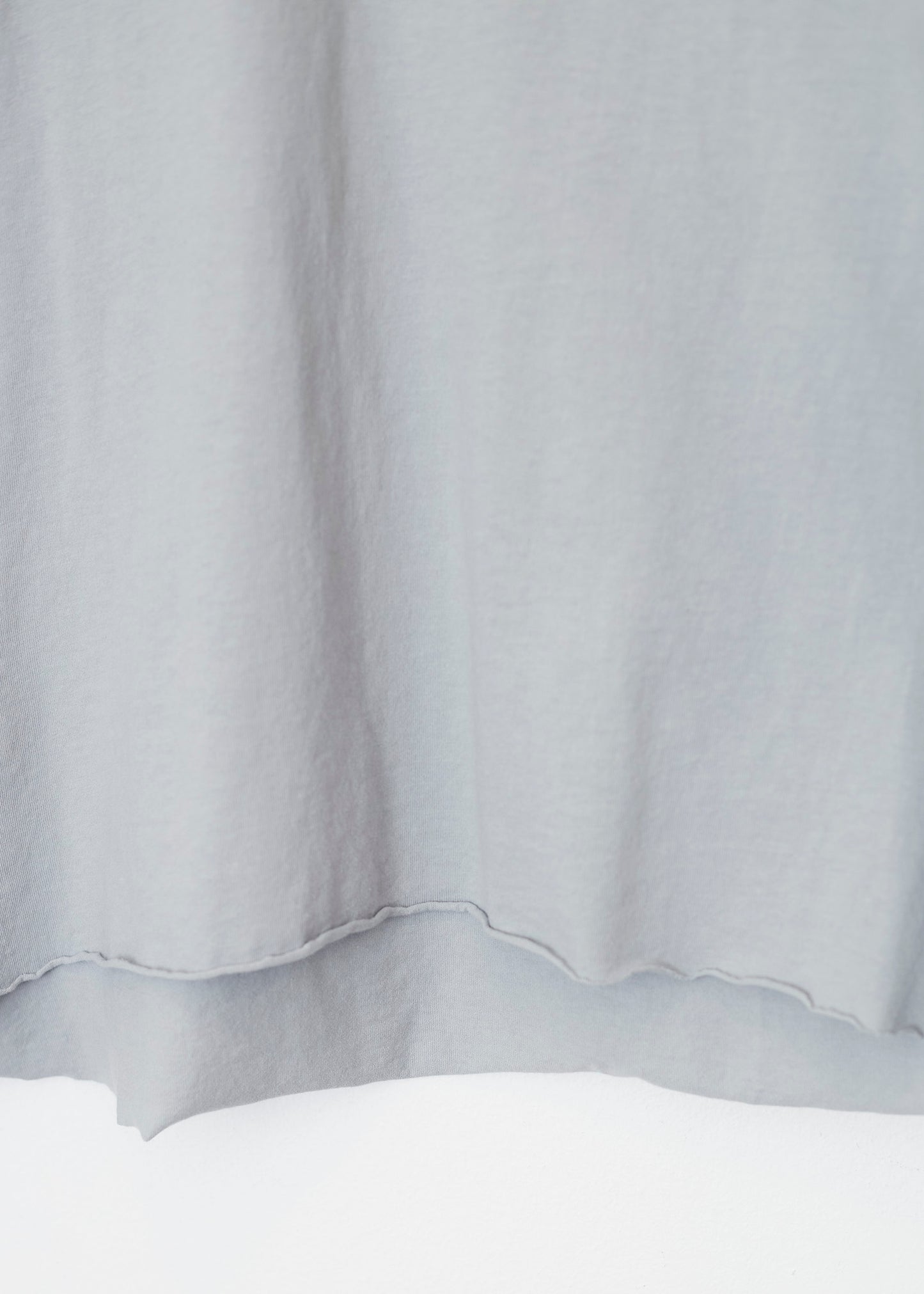 Camiseta básica cuello punta