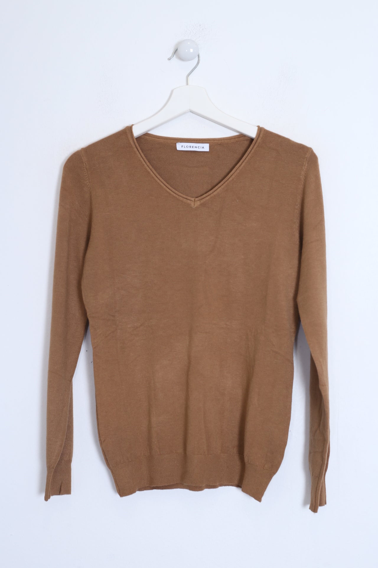 Jersey básico cuello punta