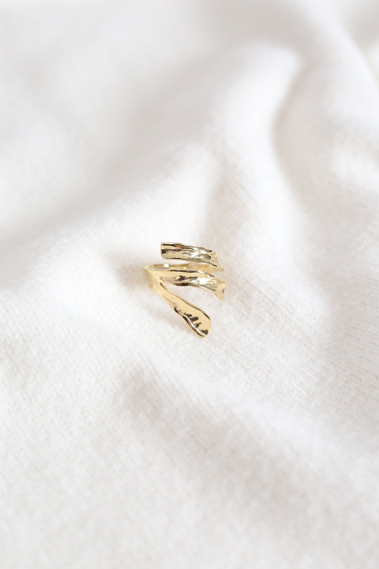 Anillo tiras texturadas