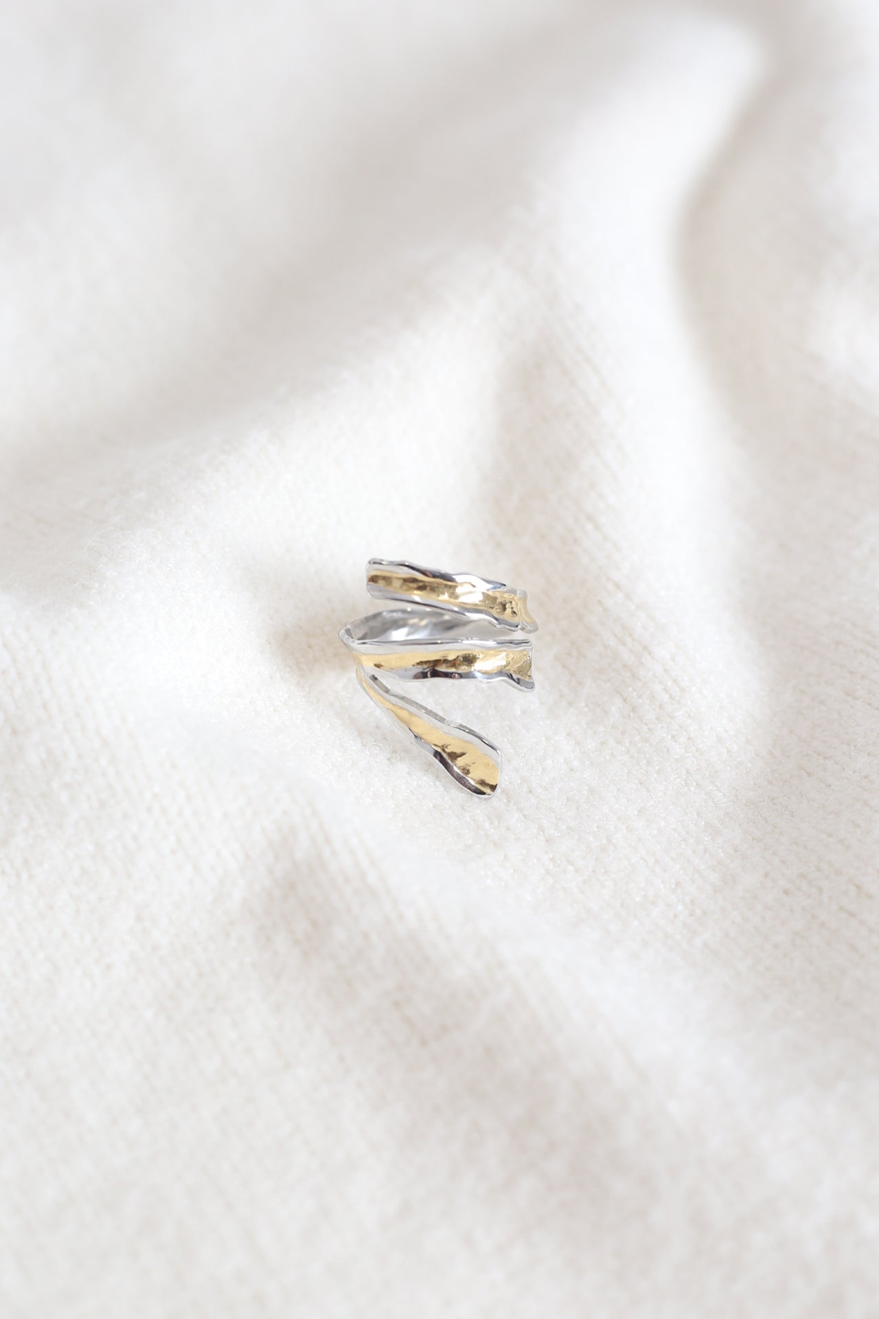 Anillo tiras texturadas