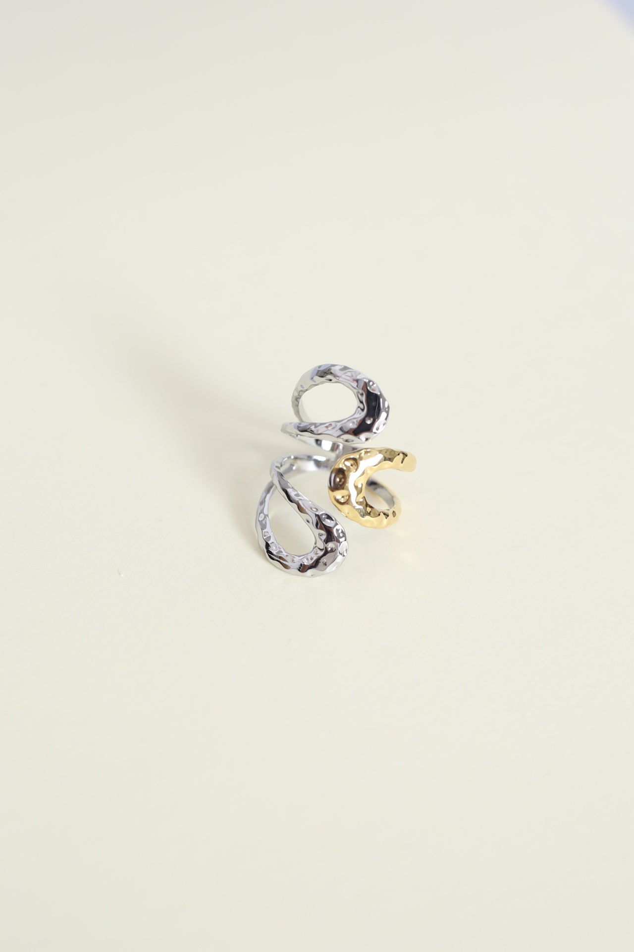 Anillo triple onda texturada