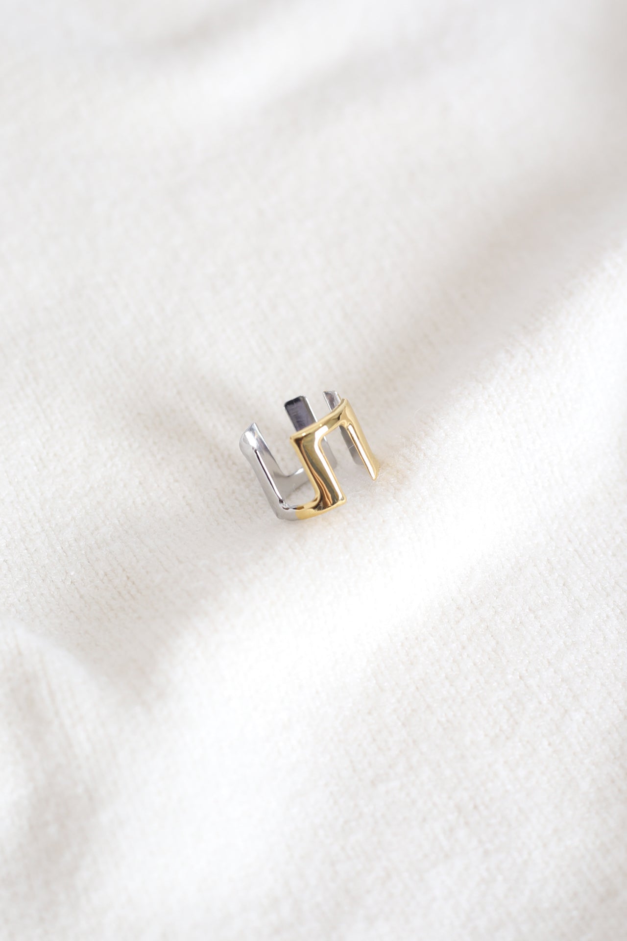Anillo línea cenefa