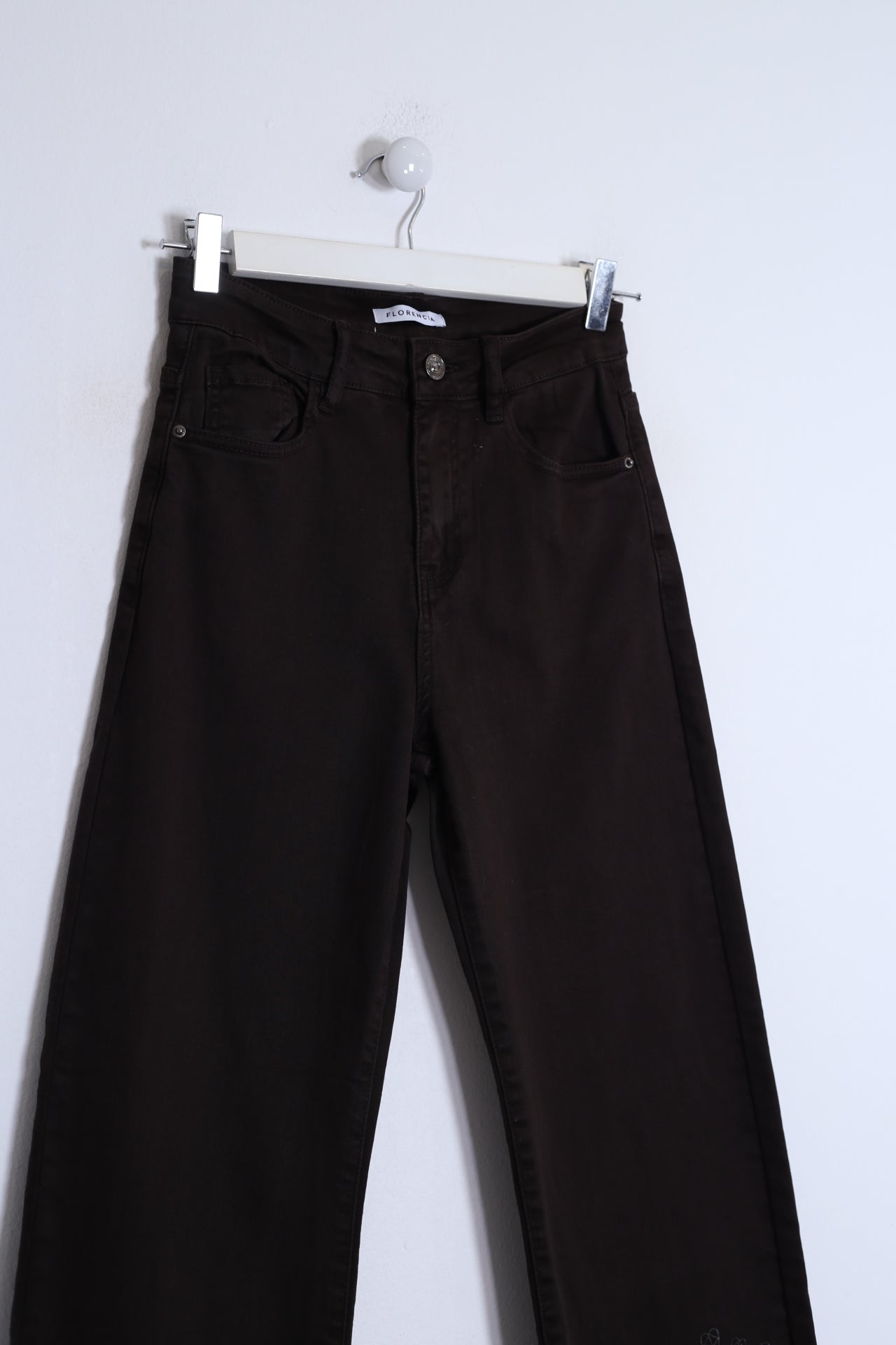 Jeans rectos bordados