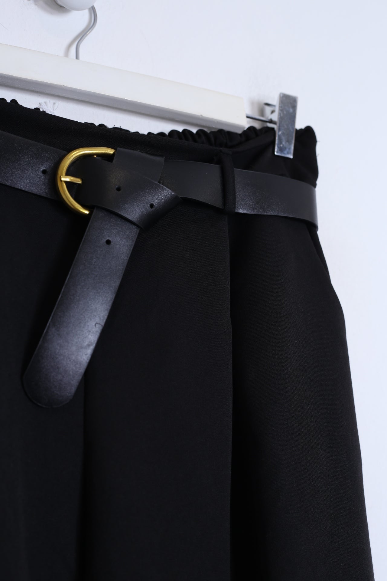 Pantalones sarga anchos
